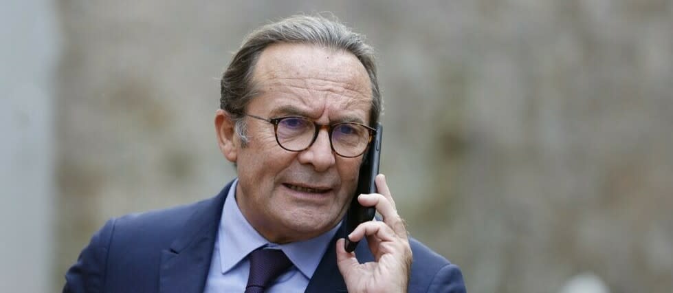 Des perquisitions sont en cours depuis mardi matin au conseil départemental des Yvelines, après l'ouverture d'une enquête visant notamment son président Pierre Bédier (LR).  - Credit:LUDOVIC MARIN / POOL / AFP