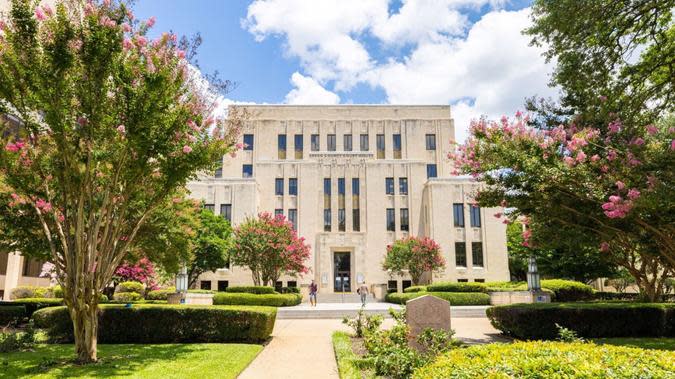 Longview_Texas_iStock-1359209897