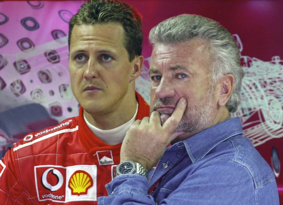 La leyenda de la Fórmula 1 Michael Schumacher con su manager Willi Weber en 2003. (Foto: Alexander Hassenstein/Bongarts/Getty Images)