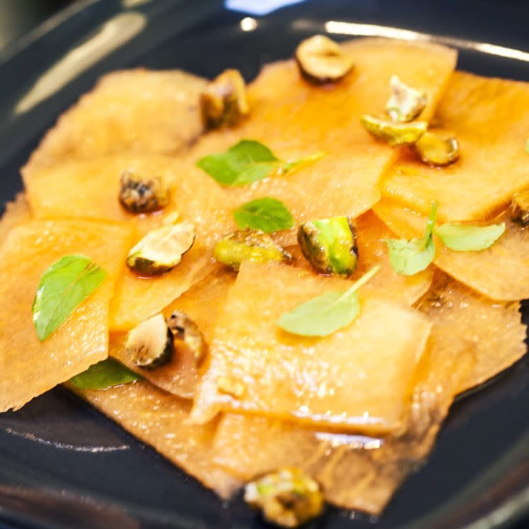 'Carpaccio' de melón con frutos secos