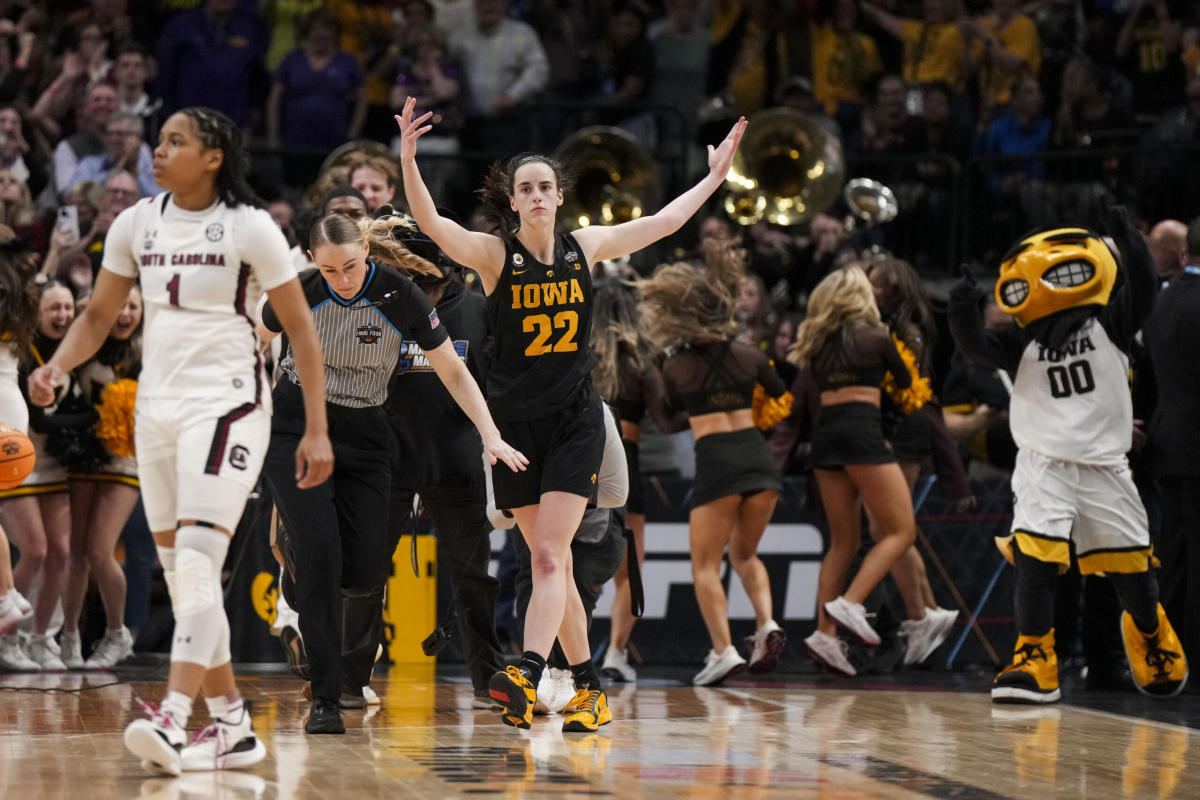 Mahomes defends fiancée after video at Tech basketball game