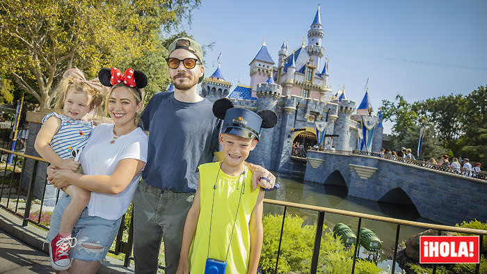 hilary duff con matthew koma y dos de sus hijos