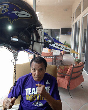 Muhammad Ali poses before the Super Bowl. (Credit: Ali spokesman Bob Gunnell)