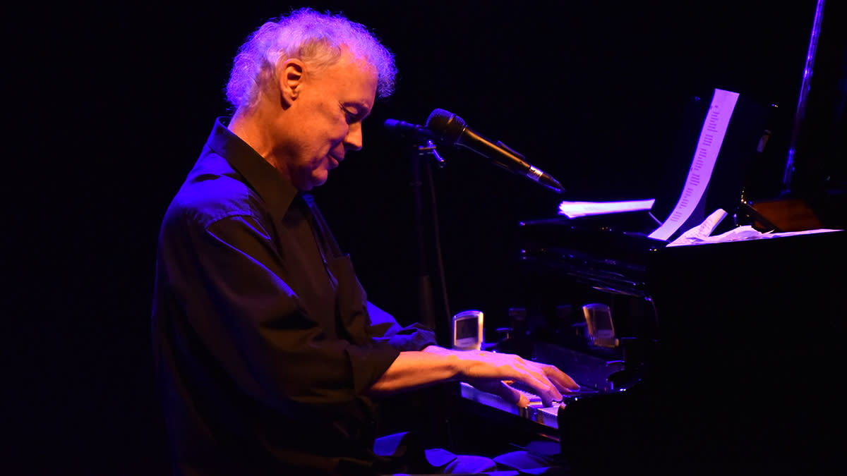  Bruce Hornsby. 