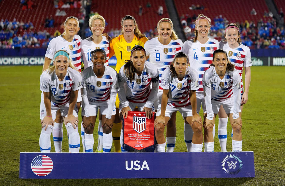 Frisco - OCTOBER 17: 2018 Back Row:- Abby Dahlkemper, Megan Rapinoa, Alyssa Naeher, Lindsey Horan, Becky Sauerbrunn and Rose Lavelle of USA.  Front Row:- Julie Ertz, Crysta Dunn,Alex Morgan, Tobin Heath and Kelley O'Hara of USA During Concacaf Women's Championship Final match between USA  against Canada at Toyota Stadium, Frisco on October 17, 2018  (Photo by Action Foto Sport/NurPhoto via Getty Images)