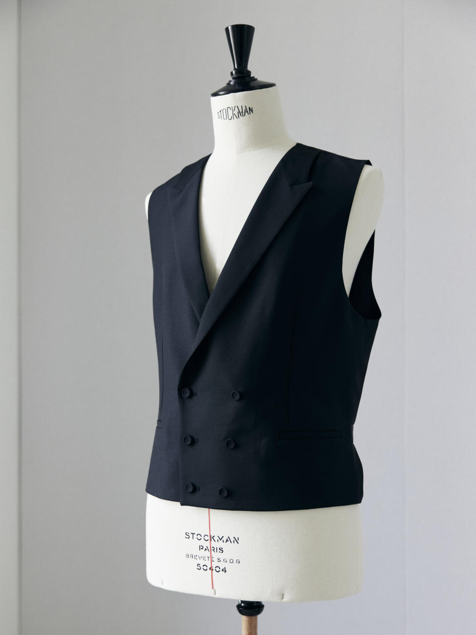 The savoir-faire of Dior's bespoke three-piece suit. (PHOTO: Sophia Carre & Laora Queyras/Dior)