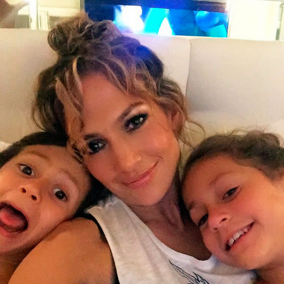 El cariñoso ‘photobomb’ de Max y Emme, los mellizos de Jennifer Lopez