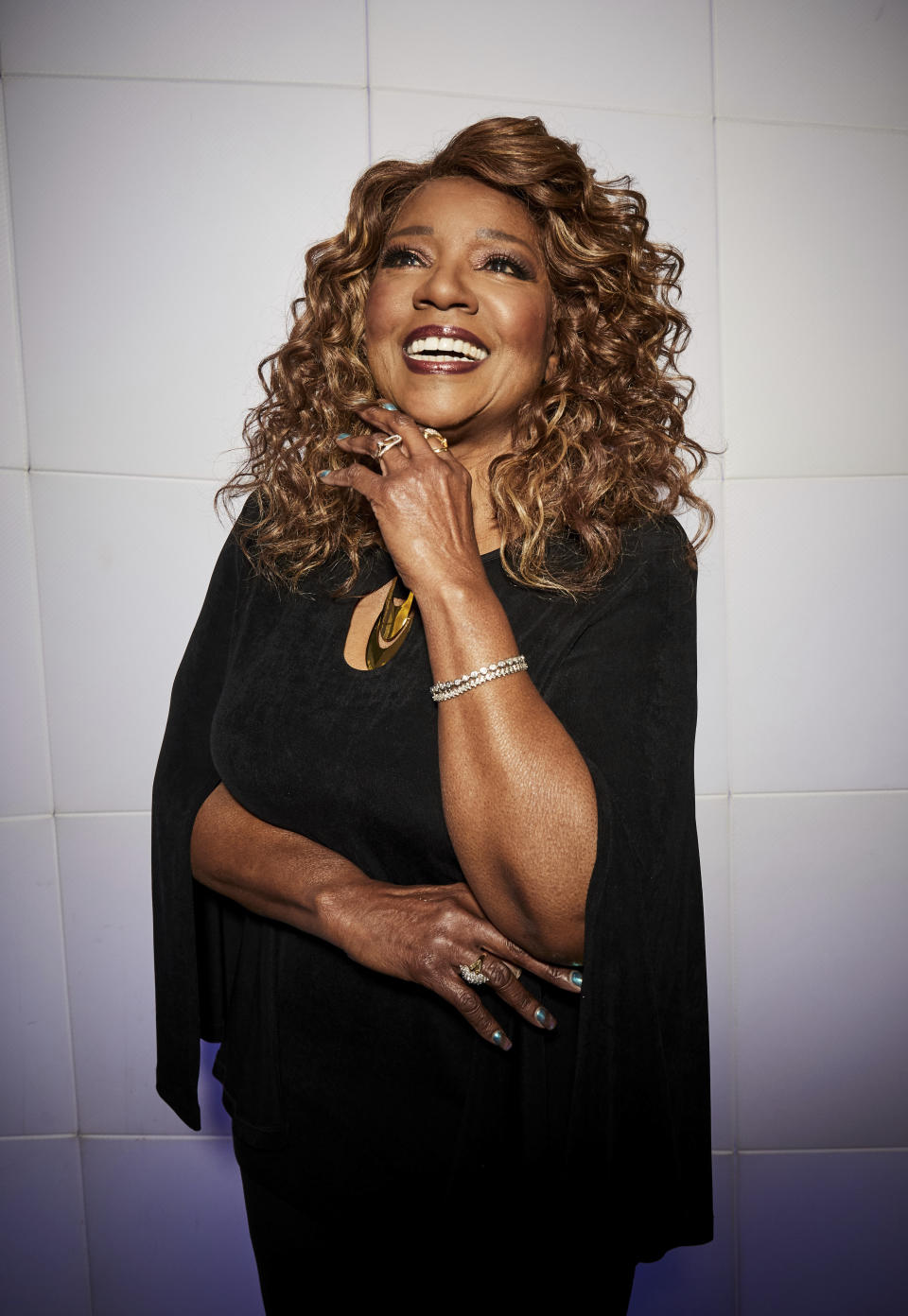 En esta fotografía del 18 de diciembre de 2019 Gloria Gaynor posa para un retrato en Nueva York. Gaynor quien ganó su primer y único Grammy hasta la fecha por la clásica canción disco "I Will Survive" en 1980 está nominada a los Grammy en la categoría de mejor álbum roots gospel por "Testimony" y mejor interpretación gospel por "Talking About Jesus". (Foto Matt Licari/Invision/AP)