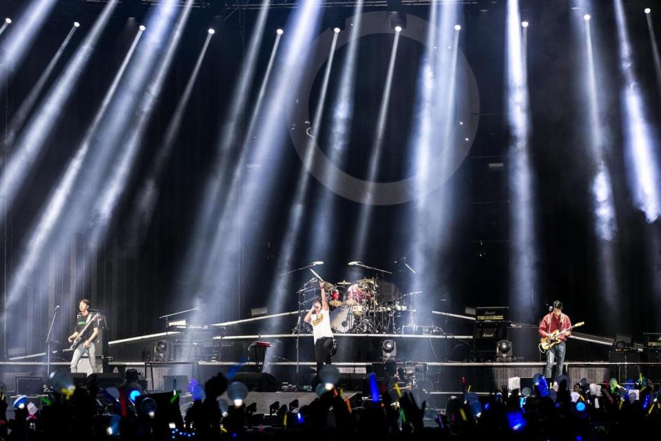 曲風搖滾的CNBLUE，2017年的亞洲巡演以台灣場畫下句點。（華納唱片、iMe娛樂提供）