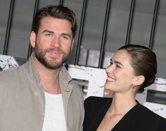 Liam Hemsworth y su novia, Gabriella Brooks