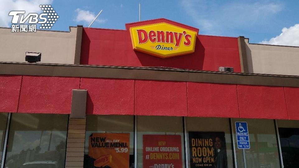 輝達3位創辦人最初在平價連鎖餐廳Denny's邊喝無限續杯的咖啡，邊討論創業夢想。（示意圖／shutterstock達志影像）