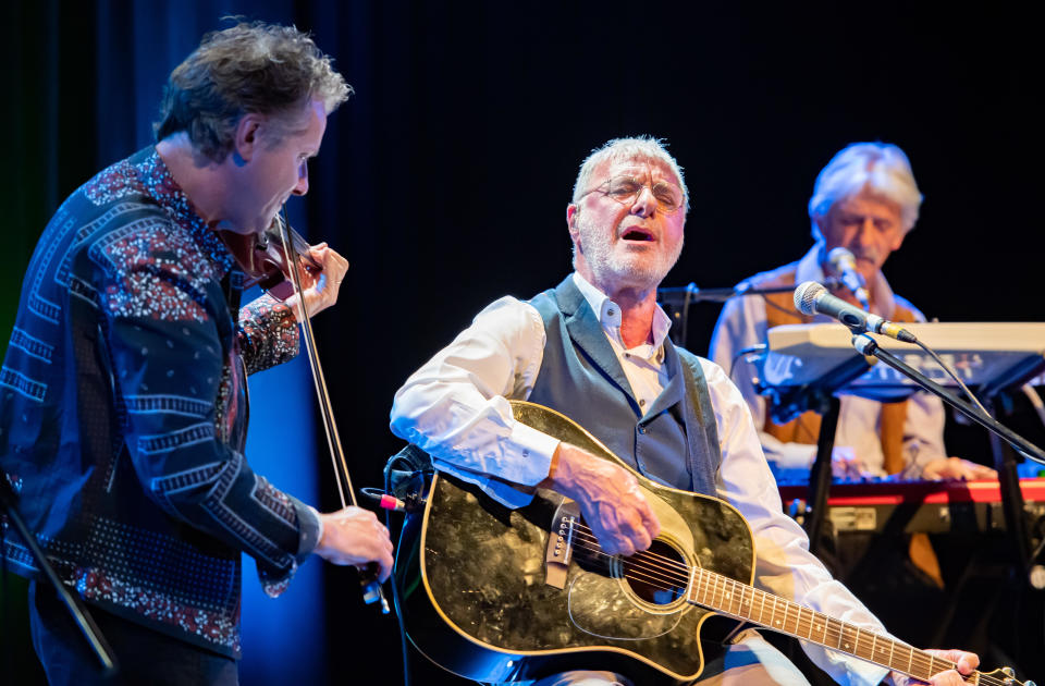 Steve Harley on stage