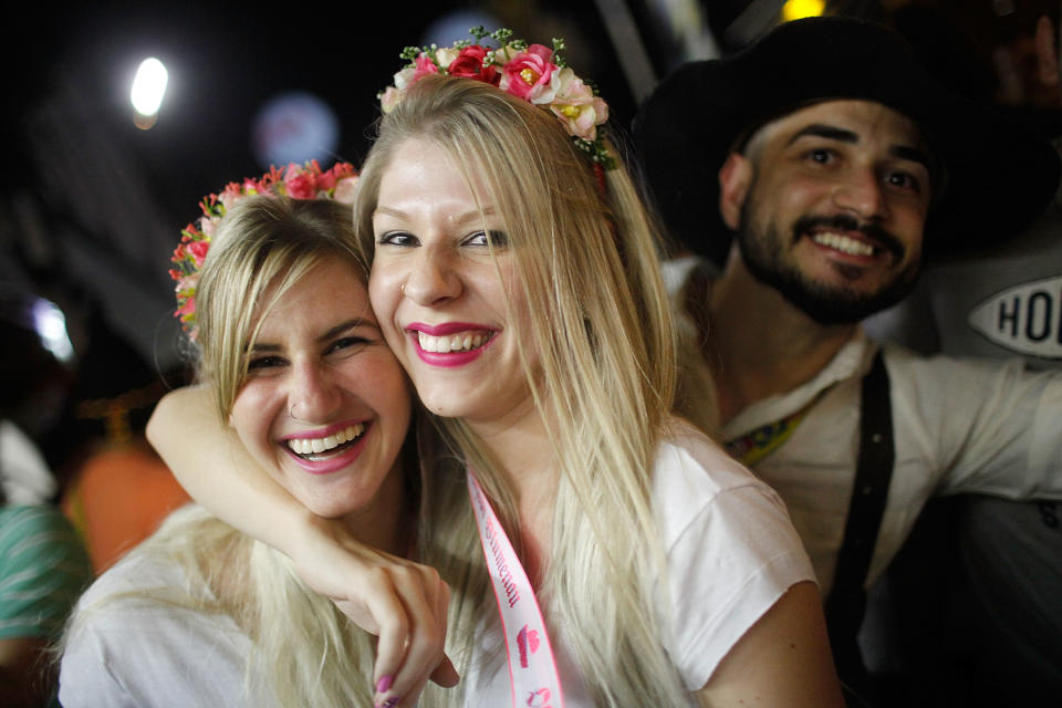 Nicht jede Wiesn-Besucherin hat Lust auf ein Dirndl. Muss auch nicht sein! (Bild: Getty Images)