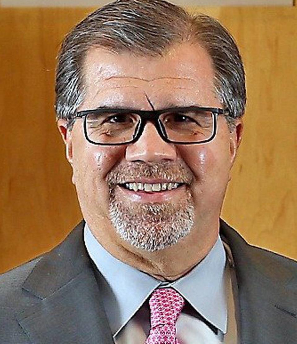 Frank Del Rio, CEO of Norwegian Cruise Line Holdings, announced his retirement effective June 30.