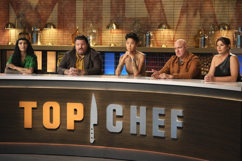 (From left) Chef/author Sophia Roe and chef/actor Matty Matheson joined Kristen Kish, Tom Colicchio and Gail Simmons at the judges' table on Episode 6 of "Top Chef: Wisconsin."
