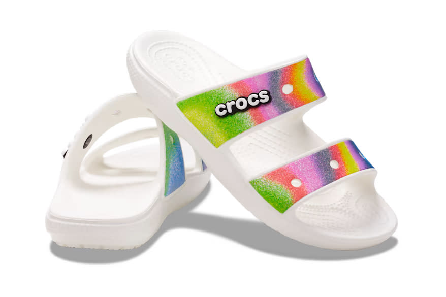 CLASSIC CROCS SPRAY DYE SANDAL - White / Multi. (Photo: Crocs SG)