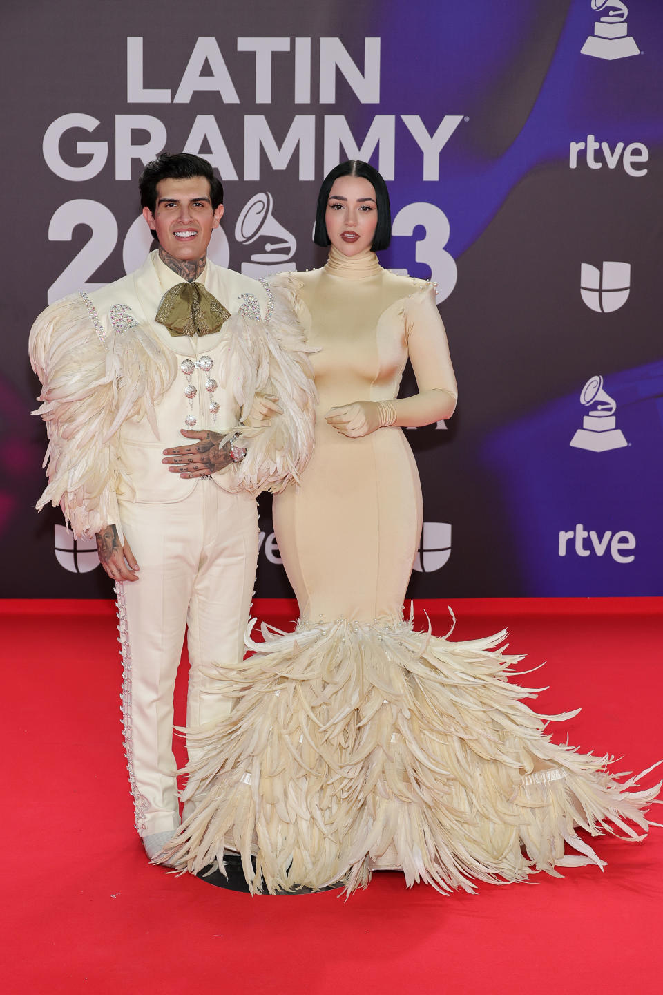 Latin Grammy 2023: Adriel Favela y Estibaliz Badiola (Neilson Barnard/Getty Images for Latin Recording Academy)