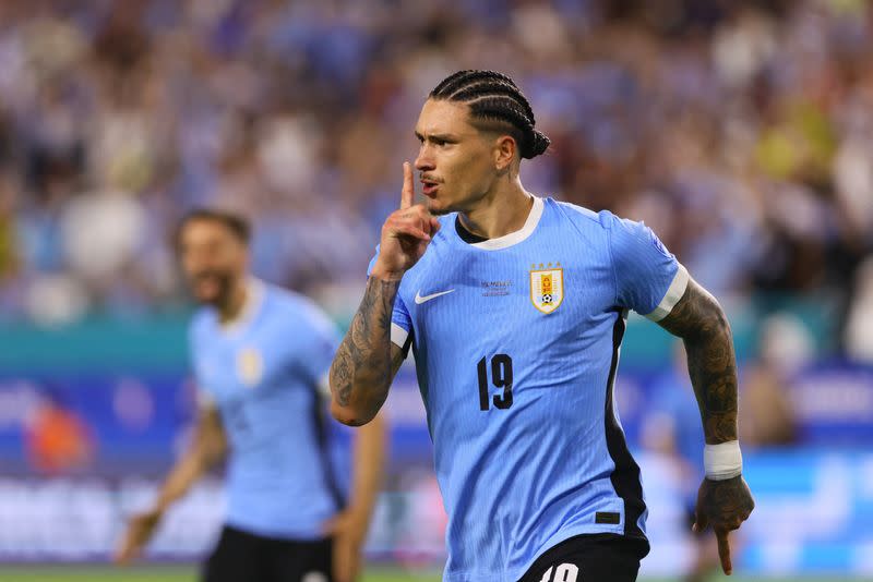 Darwin Núñez celebra tras anotar uno de los tres goles con los que Uruguay ganó a Panamá en la Copa Amércia