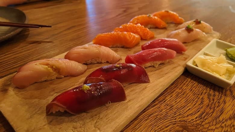 platter of saru nigiri