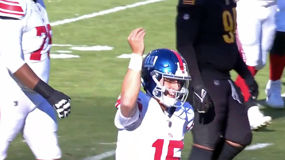 Why Giants QB Tommy DeVito and his Italian hand gestures are winning ...