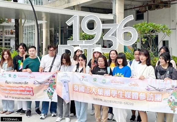 屏東縣府推出「國外旅客來屏東促進方案」，邀請全台合法綜合與甲種旅行社組團來屏東旅遊。