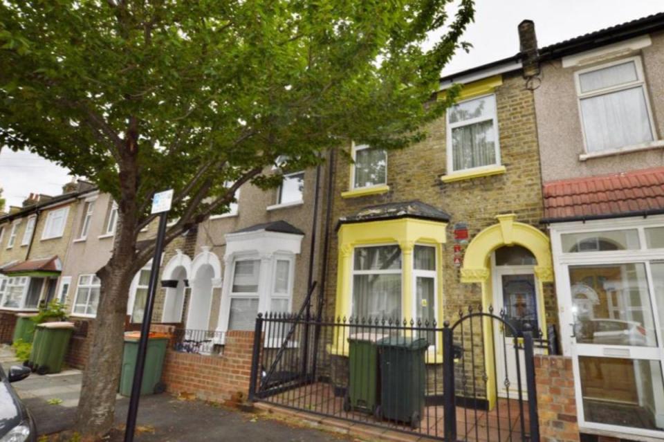 £380,000: a two-bedroom terraced house in Plaistow through Hunters (Hunters)