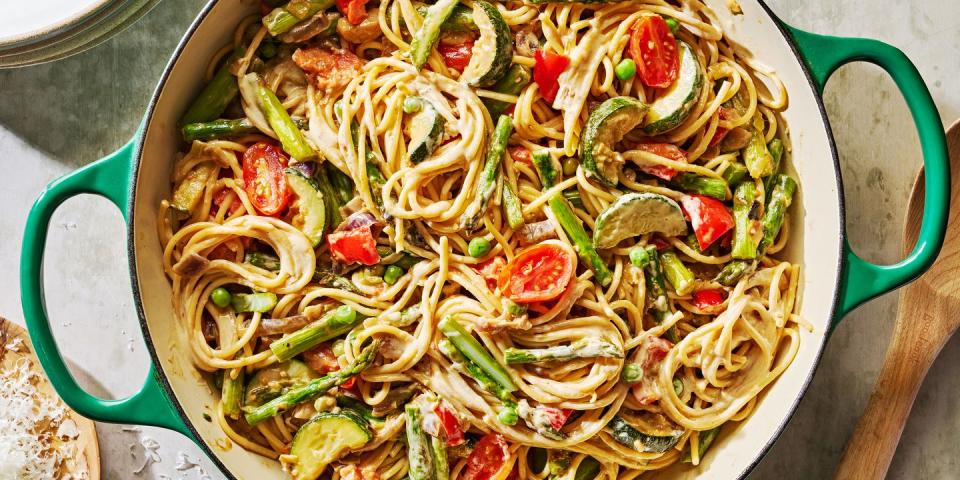 pasta primavera with asparagus, zucchini, tomatoes