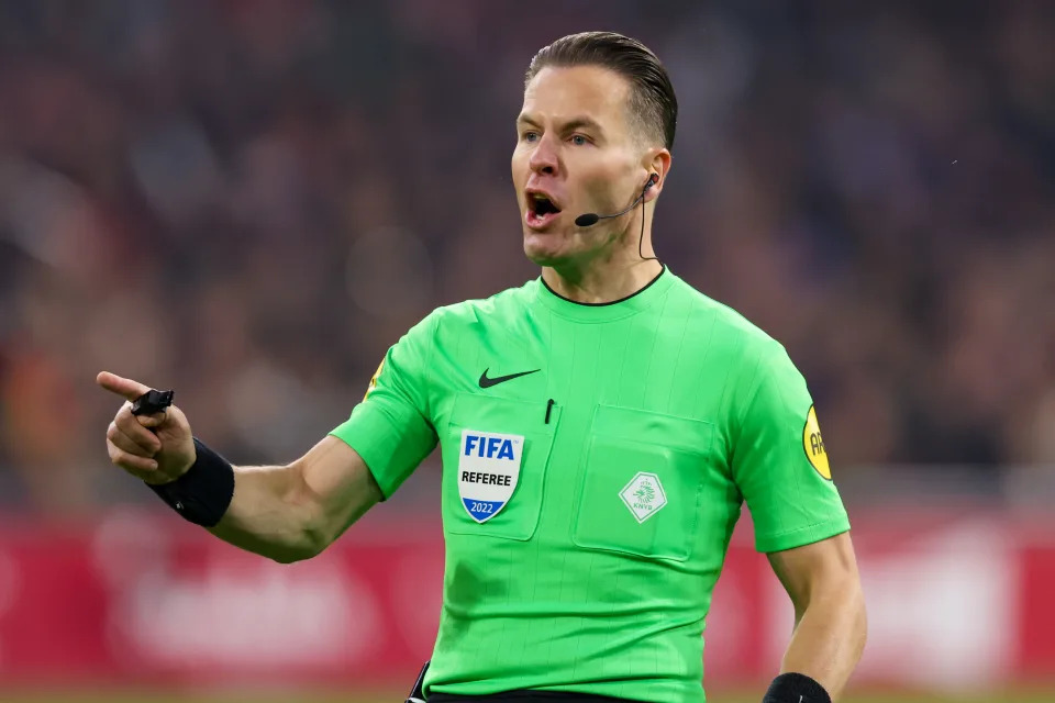 AMSTERDAM, NETHERLANDS - NOVEMBER 6: Referee Danny Makkelie during the Dutch Eredivisie match between Ajax and PSV at the Johan Cruijff Arena on November 6, 2022 in Amsterdam, Netherlands (Photo by Peter Lous/Orange Pictures/BSR Agency/Getty Images)