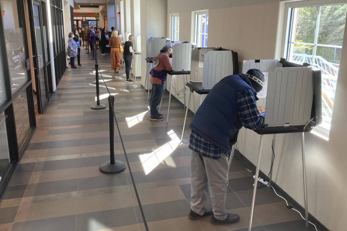 Early and absentee voting begins across New Mexico