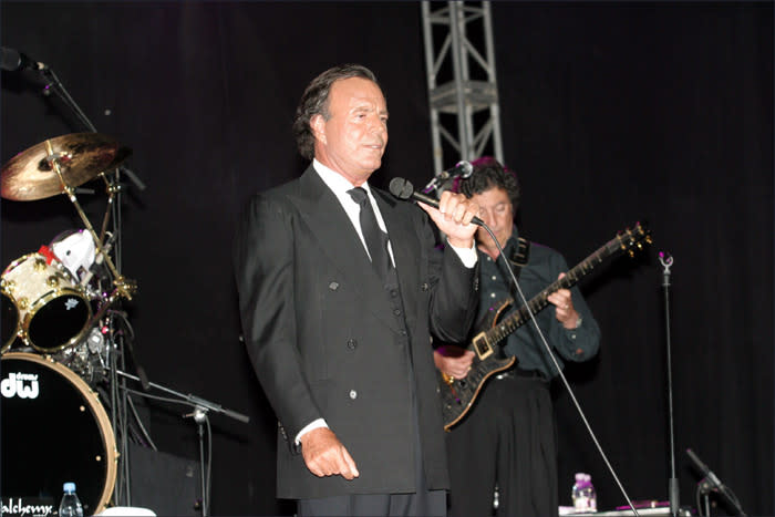 Julio Iglesias en el escenario