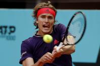 <p><b>Alexander Zverev, 22 ans</b></p><p>Cet Allemand (n° 5 au classement ATP) en impose. Pas seulement par la taille (1 m 98) : en novembre, il remportait l’ATP Finals (ex-Masters) en battant le n° 1, Novak Djokovic, en finale. Les récents problèmes de santé de son papa et sa rupture avec sa petite amie l’ont affecté, mais il peut compter sur le soutien de Lövik, son caniche, qu’il remercie régulièrement dans ses discours.</p>...