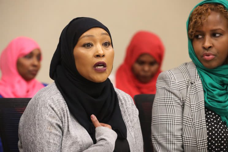 Asma Jama, the victim of a beer mug attack at the Coon Rapids Applebee's, and Farhio Khalif, Executive Director of the non-profit Voice of East African Women, right, addressed the effects of Islamaphobia on Oct. 20, 2016. (Photo: Richard Tsong-Taatarii/Minneapolis Star Tribune via ZUMA Wire)