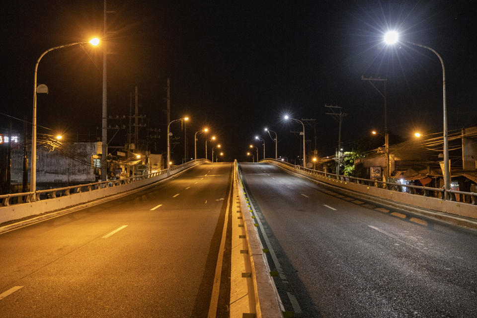 LAS PINAS, PHILIPPINES - MARCH 31: General view of an empty highway on March 31, 2020 in Las Pinas, Metro Manila, Philippines. The Philippine government has sealed off Luzon, the country's largest and most populous island, to prevent the spread of COVID-19. Land, sea, and air travel has been suspended, while government work, schools, businesses, and public transportation have been ordered shut in a bid to keep some 55 million people at home. The Philippines' Department of Health has so far confirmed 2,084 cases of the new coronavirus in the country, with at least 88 recorded fatalities. (Photo by Ezra Acayan/Getty Images)
