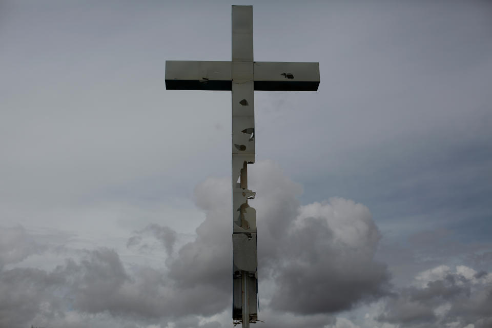 A vandalized cross in the hometown of Maroly Bastardo, in El Tigre, Venezuela, June 2, 2019. (Photo: Ivan Alvarado/Reuters)