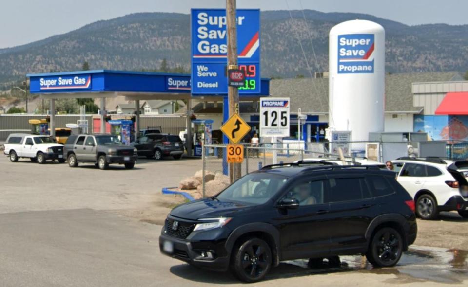 The gas station on Green Mountain Road was handed over via a handshake agreement in 1995 — but even though that agreement was written down, a judge ruled it does not constitute a valid lease as it was not approved by the federal Indigenous relations minister.