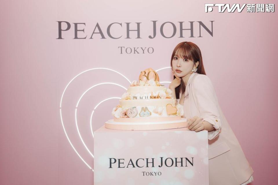 三上悠亞擔任超夢幻蜜桃女神。（圖／台灣PEACH JOHN提供）