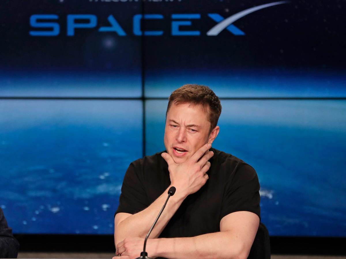 Elon Musk's SpaceX is reportedly eyeing a 2024 IPO for its Starlink