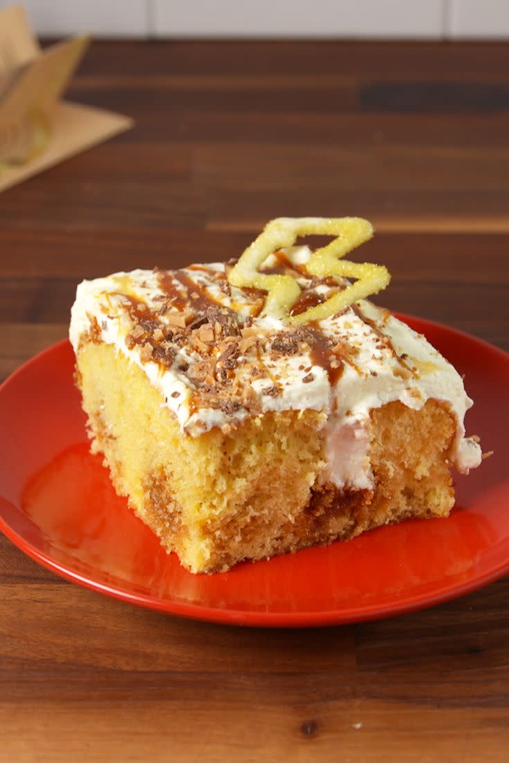 Butterbeer Poke Cake