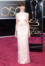 <b>The Minimalist</b> <br>Modern and streamedlined, these celebrities still exude impeccable style in chic, simple ways. <br>Anne Hathaway in Prada