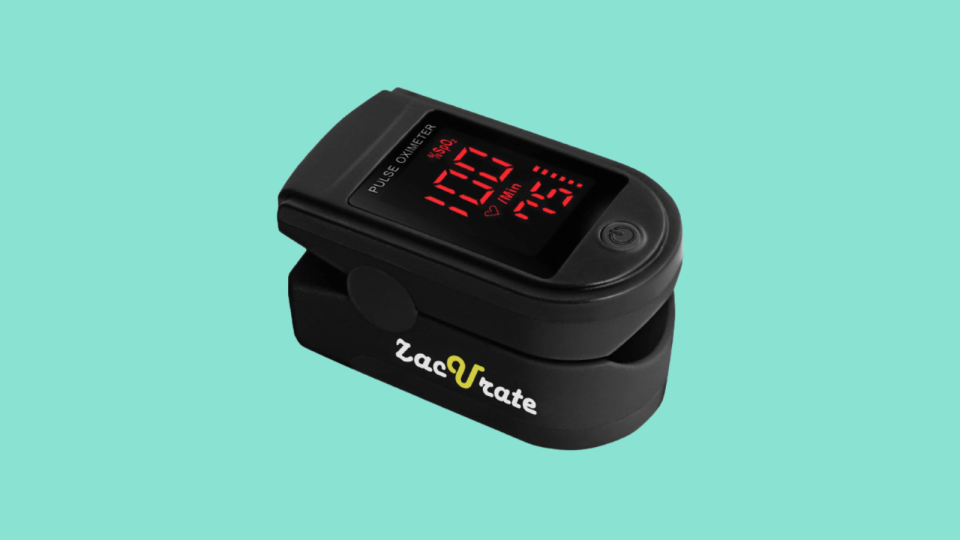 The Zacurate Oximeter fits comfortably over most fingers.