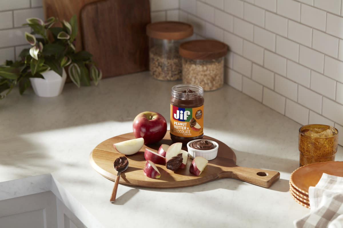 New Jif Peanut Butter & Chocolate spread as a dip for apples.<p>Jif</p>