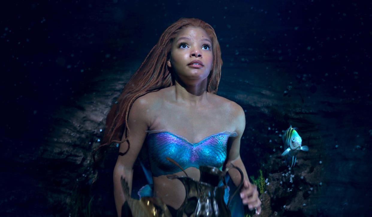 Halle Bailey como Ariel en la película de acción real de LA SIRENITA de Disney. Foto cortesía de Disney. © 2023 Disney Enterprises, Inc. All Rights Reserved.