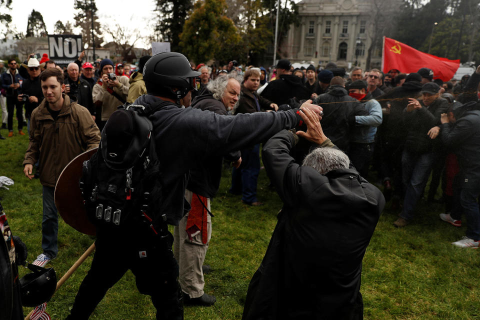 Pro-Trump rally turns violent in Berkeley