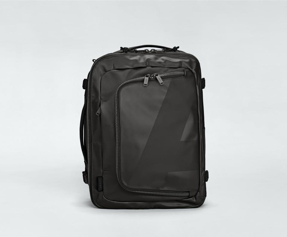 <p><a href="https://go.redirectingat.com?id=74968X1596630&url=https%3A%2F%2Fwww.awaytravel.com%2Ftravel-bags%2Ffor-all-routes-convertible-backpack-25l%3Fcolor%3Dblack&sref=https%3A%2F%2Fwww.esquire.com%2Flifestyle%2Fg38941759%2Fgifts-for-sports-fans%2F" rel="nofollow noopener" target="_blank" data-ylk="slk:Shop Now;elm:context_link;itc:0;sec:content-canvas" class="link ">Shop Now</a></p><p>F.A.R Convertible Backpack</p><p>awaytravel.com</p><p>$180.00</p>