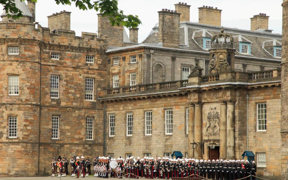 Η βασιλική κατοικία στο Εδιμβούργο: το παλάτι του Holyroodhouse