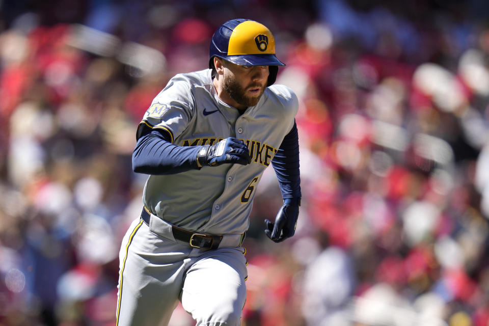 Milwaukee Brewers' Owen Miller heads to first on a two-run single during the seventh inning of a baseball game against the St. Louis Cardinals Sunday, April 21, 2024, in St. Louis. (AP Photo/Jeff Roberson)