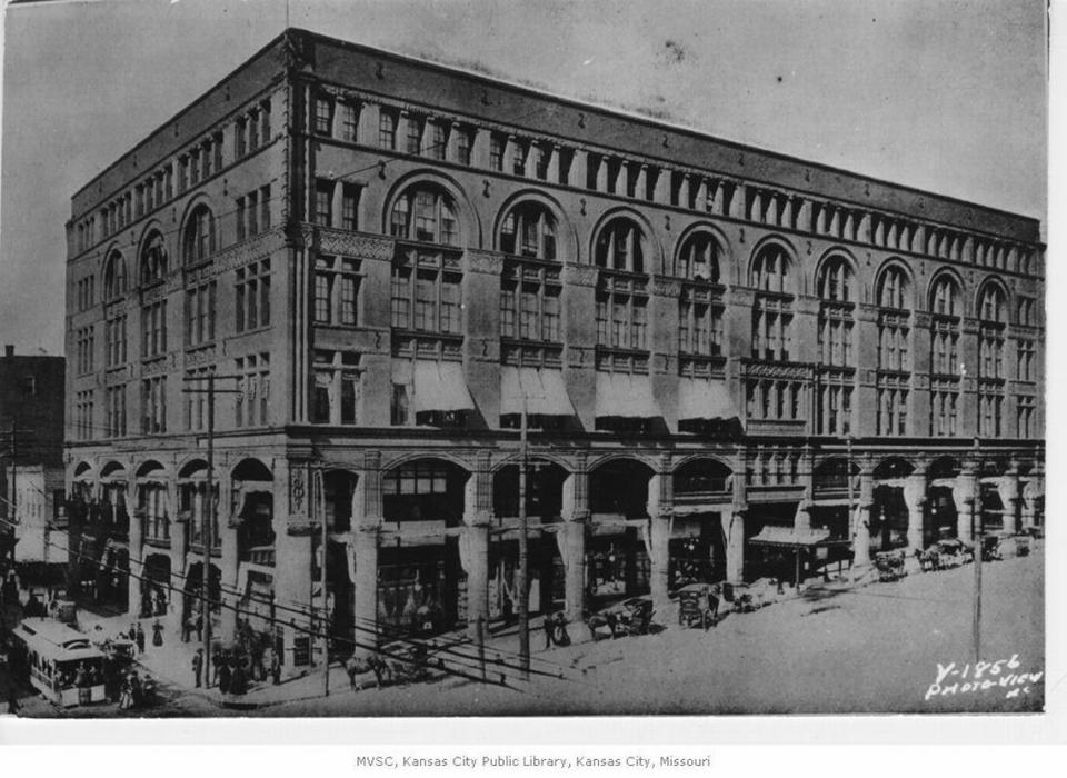 The Emery, Bird, Thayer building on 11th Street between Walnut and Grand in 1901, some 11 years after construction.