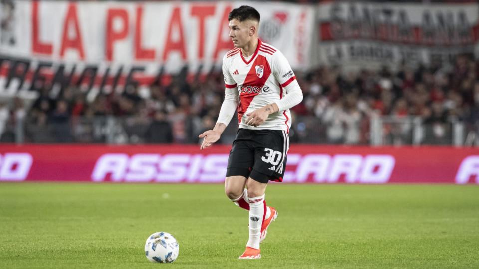 Man City looking to 'blow up' Real Madrid's move for River Plate teenager