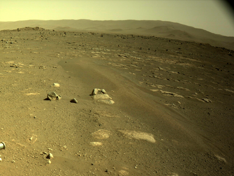 El rover Mars Perseverance de la NASA adquirió esta imagen utilizando su cámara de navegación derecha integrada (Navcam). La cámara está ubicada en lo alto del mástil del rover y ayuda a conducir (NASA/JPL-Caltech)
