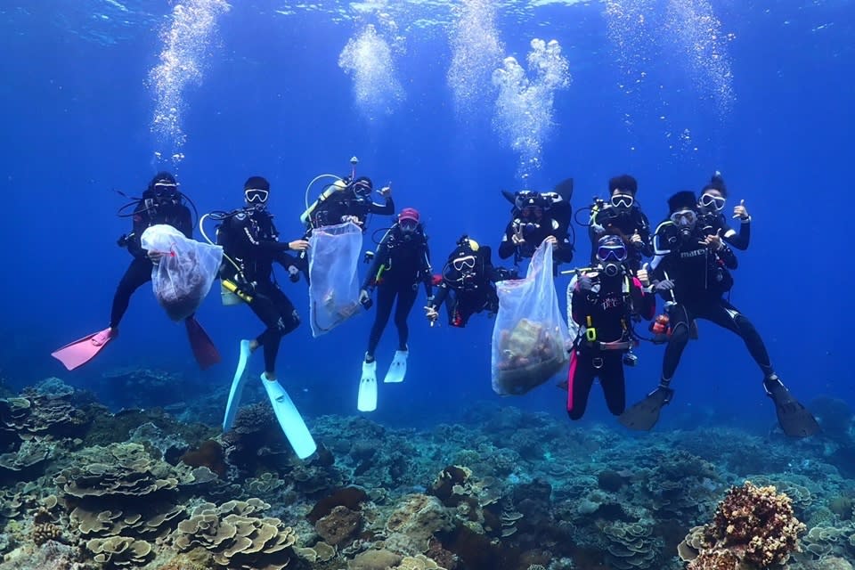 臺東縣淨海聯盟主動參與海洋環境保護、海岸清潔及海底垃圾清除等工作，去年度共計清理超過1萬公斤海洋廢棄物。